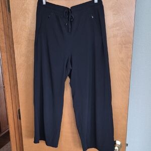 Eddie Bauer Black Wide Leg Crop Athletic Pants M